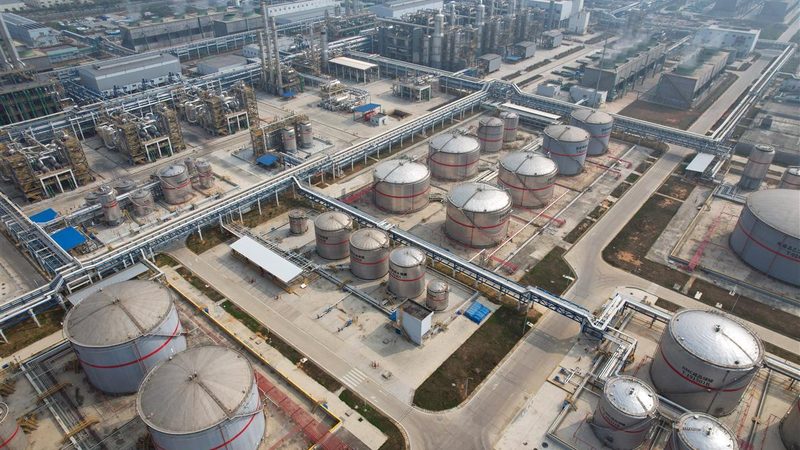消泡剂定制，规格参数解析：关键点与考量**